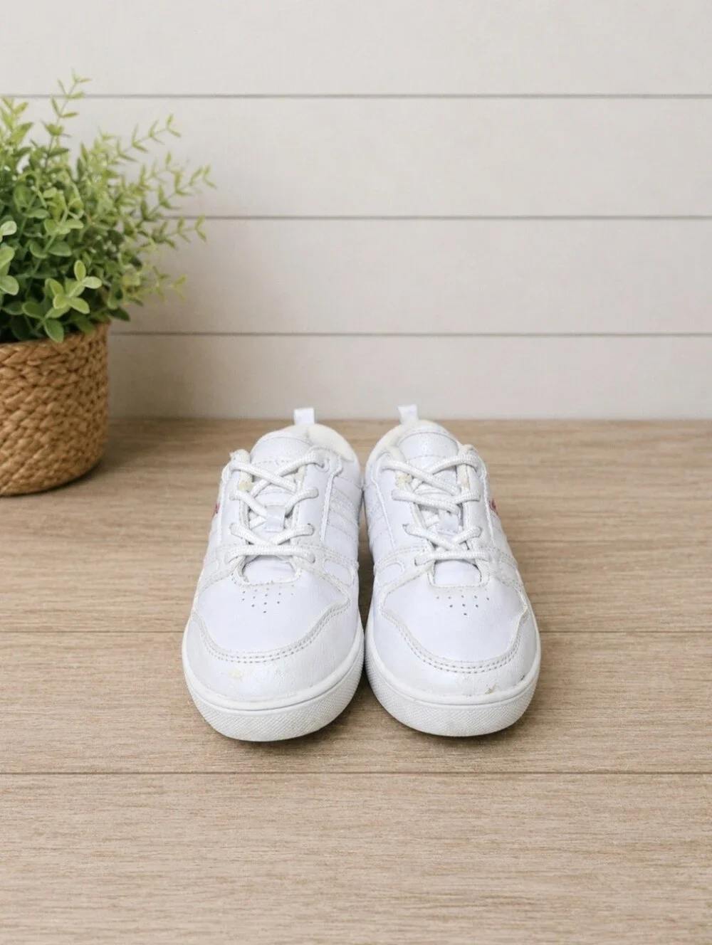 Levi's Kids White Sneakers Toddler Lace Up Casual Low Top Shoes Size 9